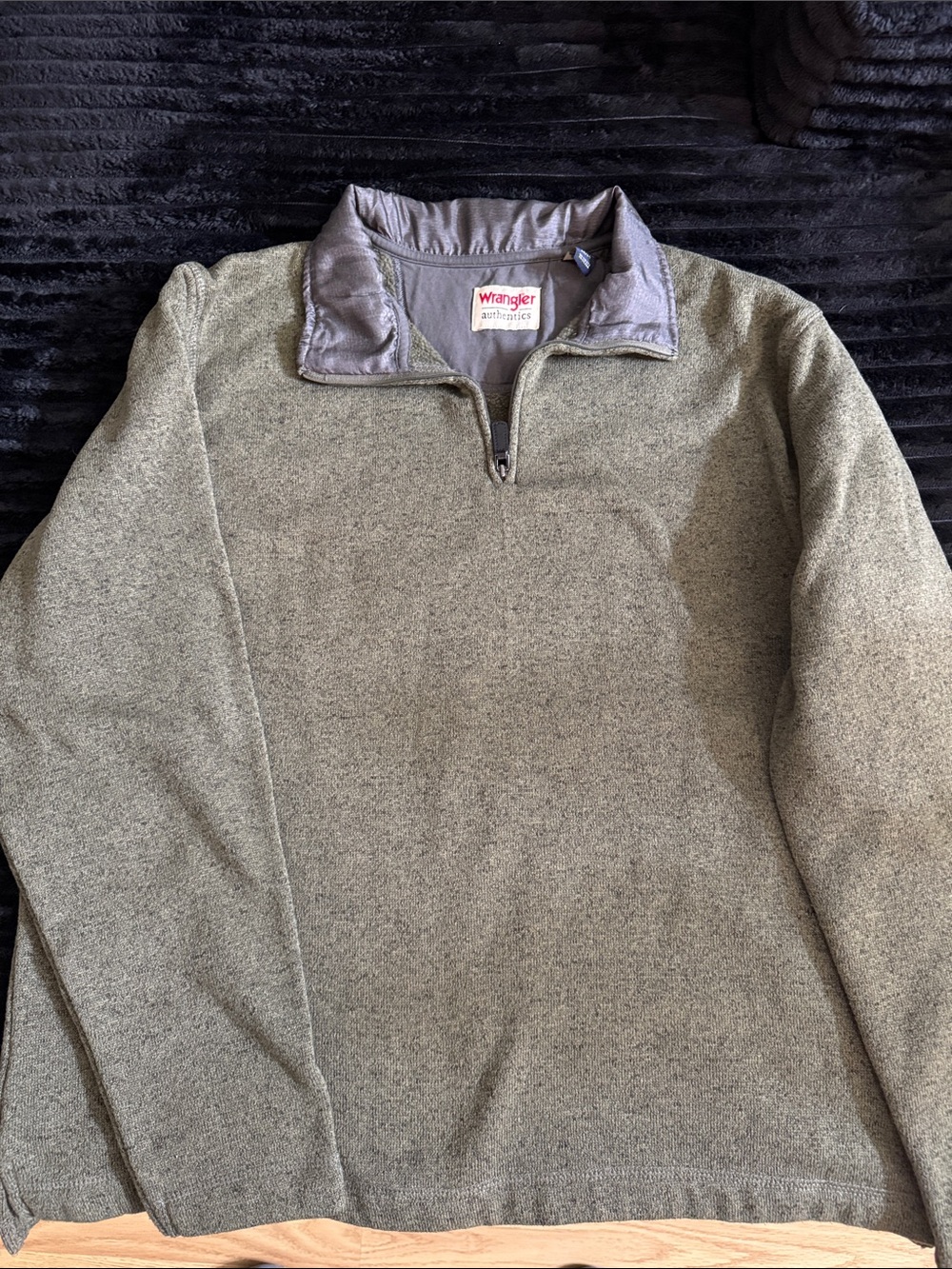 Wrangler Men's Olive Zip-Neck Pullover with Contrast Collar